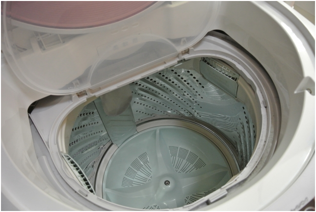洗濯槽の掃除は、漂白してからクエン酸を使うとスッキリ汚れが取れる！